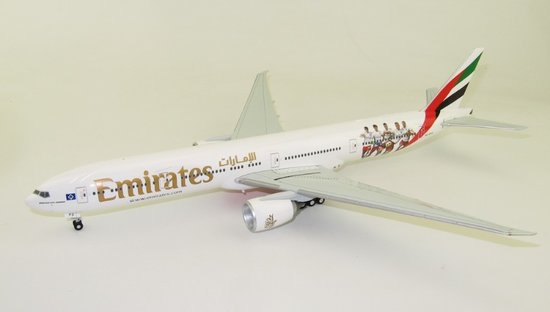 Boeing 777-300ER Emirates "Hamburger SV" 